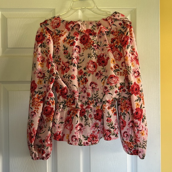 Old Navy beautiful floral blouse - Picture 5 of 5